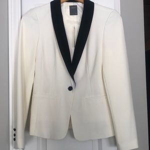 Women’s Cream & Black Tuxedo Blazer